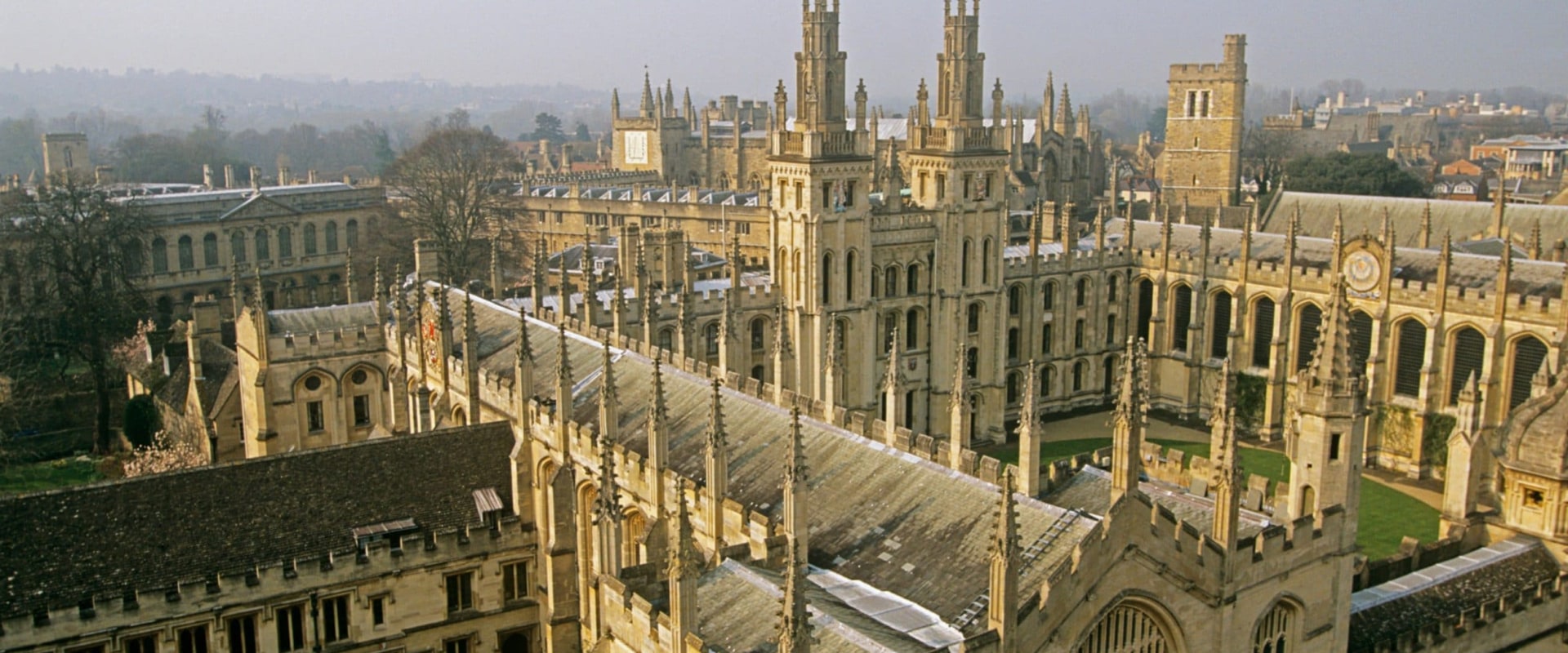 Tutor-Student Ratio and Teaching Style: The Key to Navigating Oxford and Cambridge Admissions