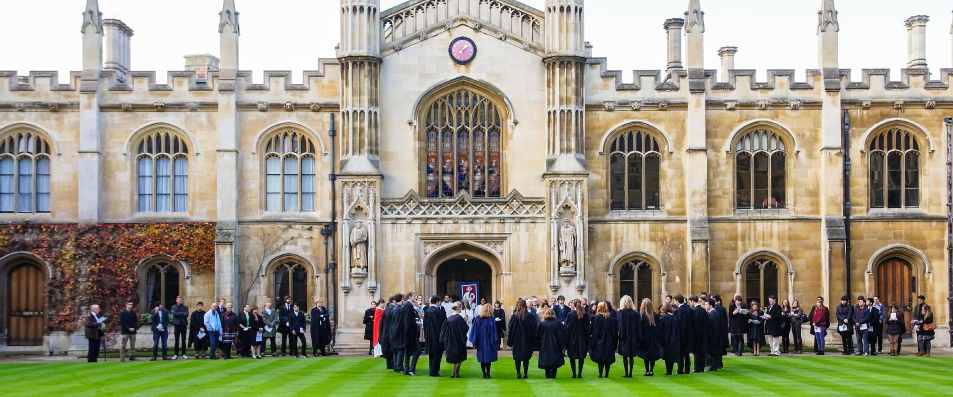Researching and Choosing a College: A Guide for Oxford and Cambridge Applicants