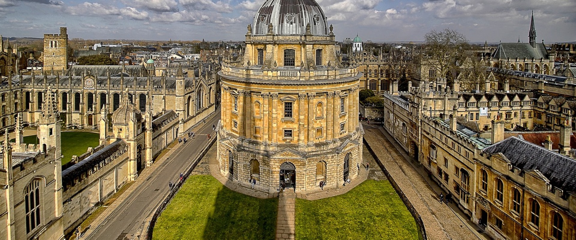 Understanding the Impact of Extracurricular Activities on Admissions Decisions at Oxford and Cambridge Universities